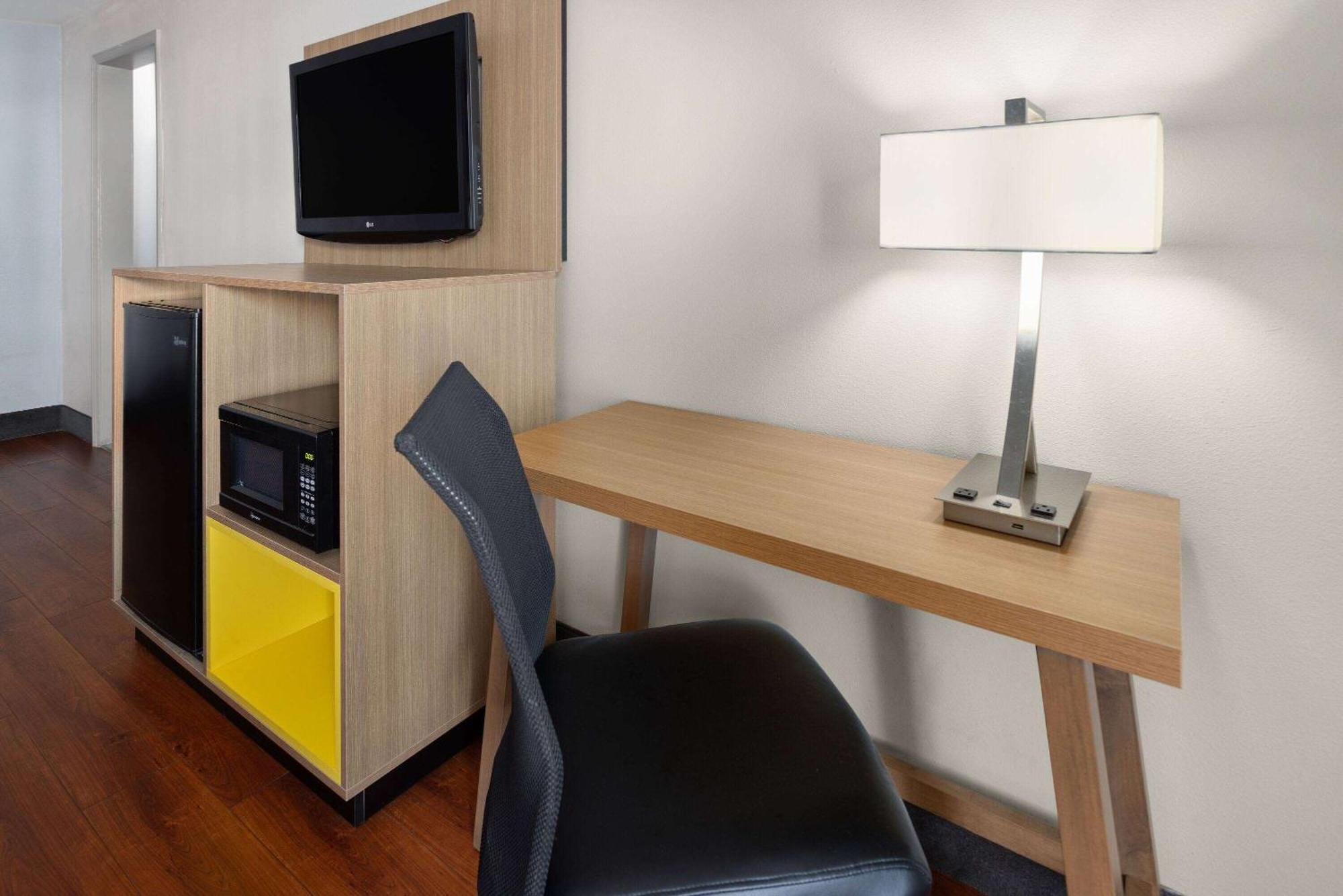 Days Inn By Wyndham Americus Exterior foto